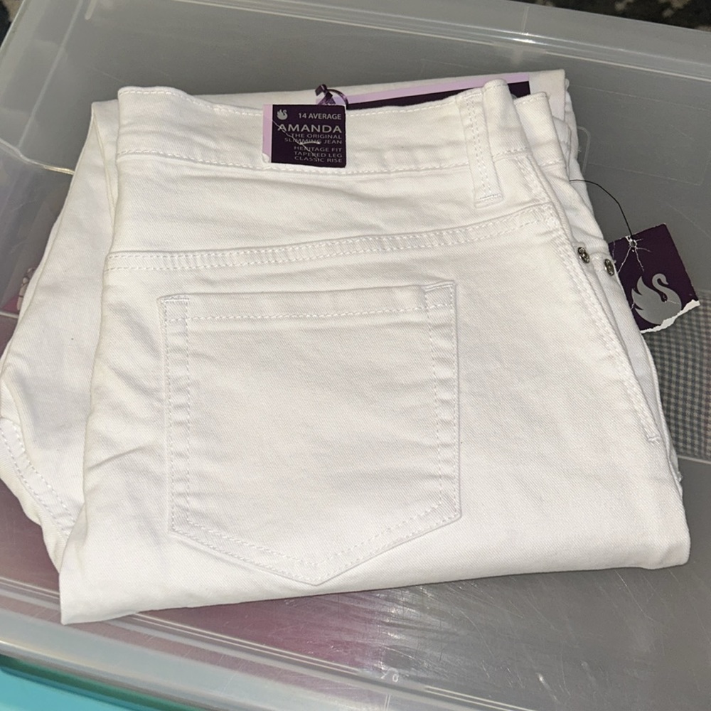 NWT Gloria Vanderbilt Women's Amanda Classic Rise Tapered Jean - Picture 9 of 10